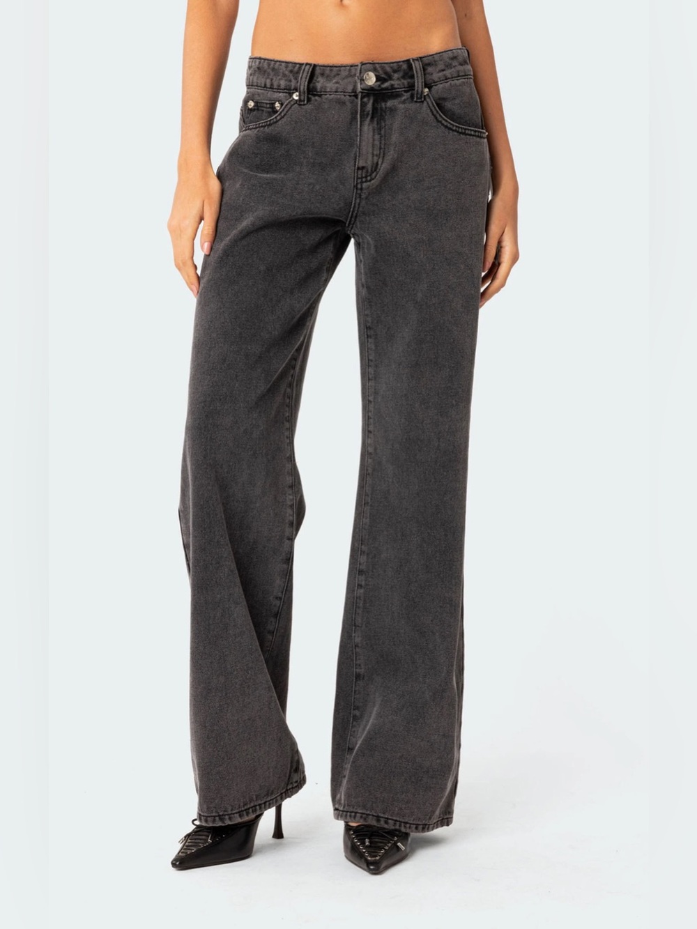 Edikted Raelynn Washed Low Rise Jeans